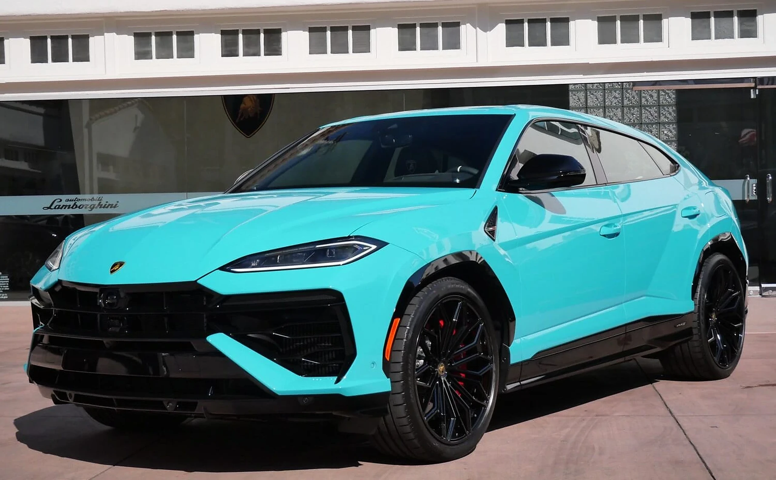 Lamborghini Urus SE exterior for hybrid supercar rentals