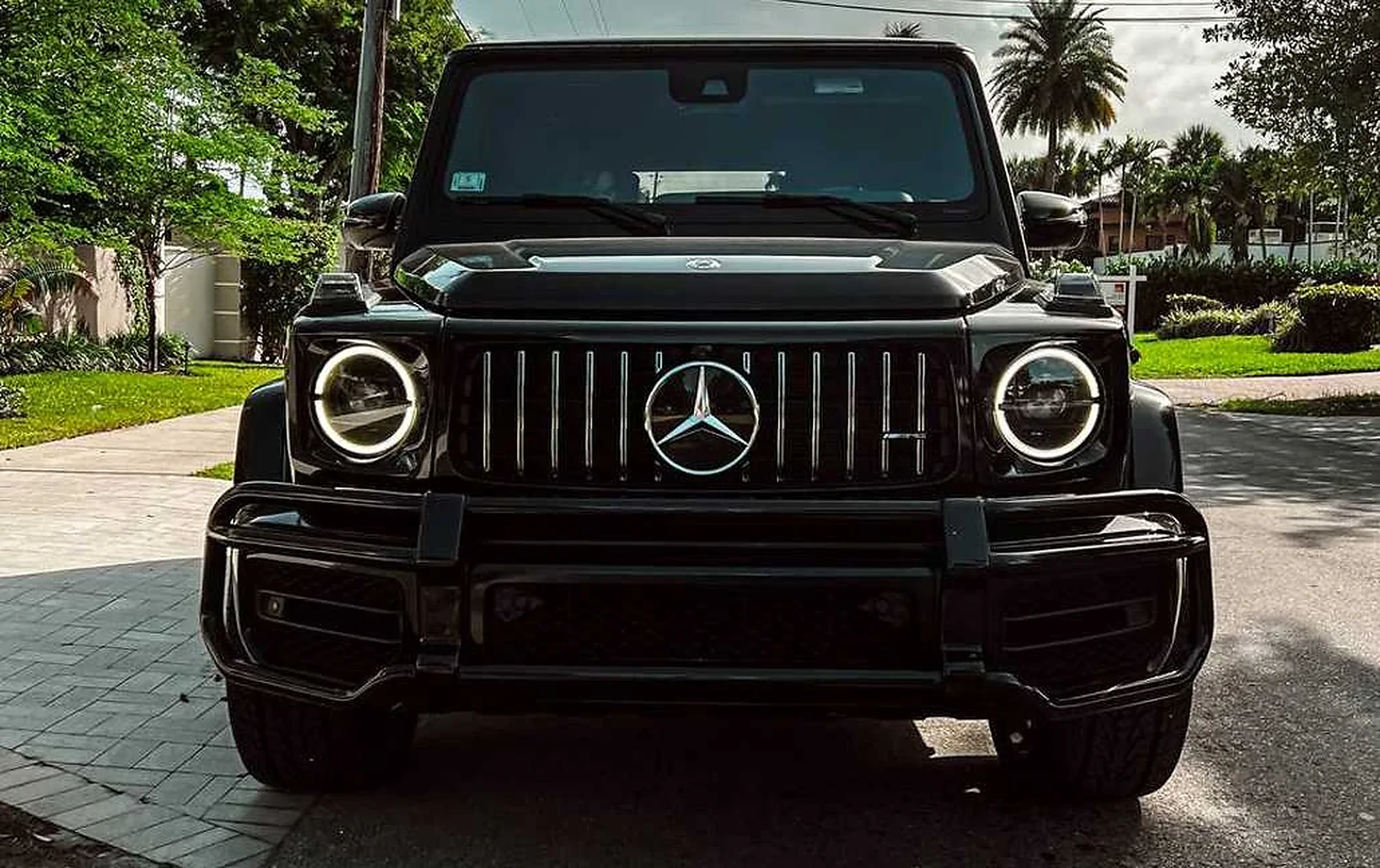 Mercedes-AMG G 63 photographed for the LUXURY CAR RENT / US method guide