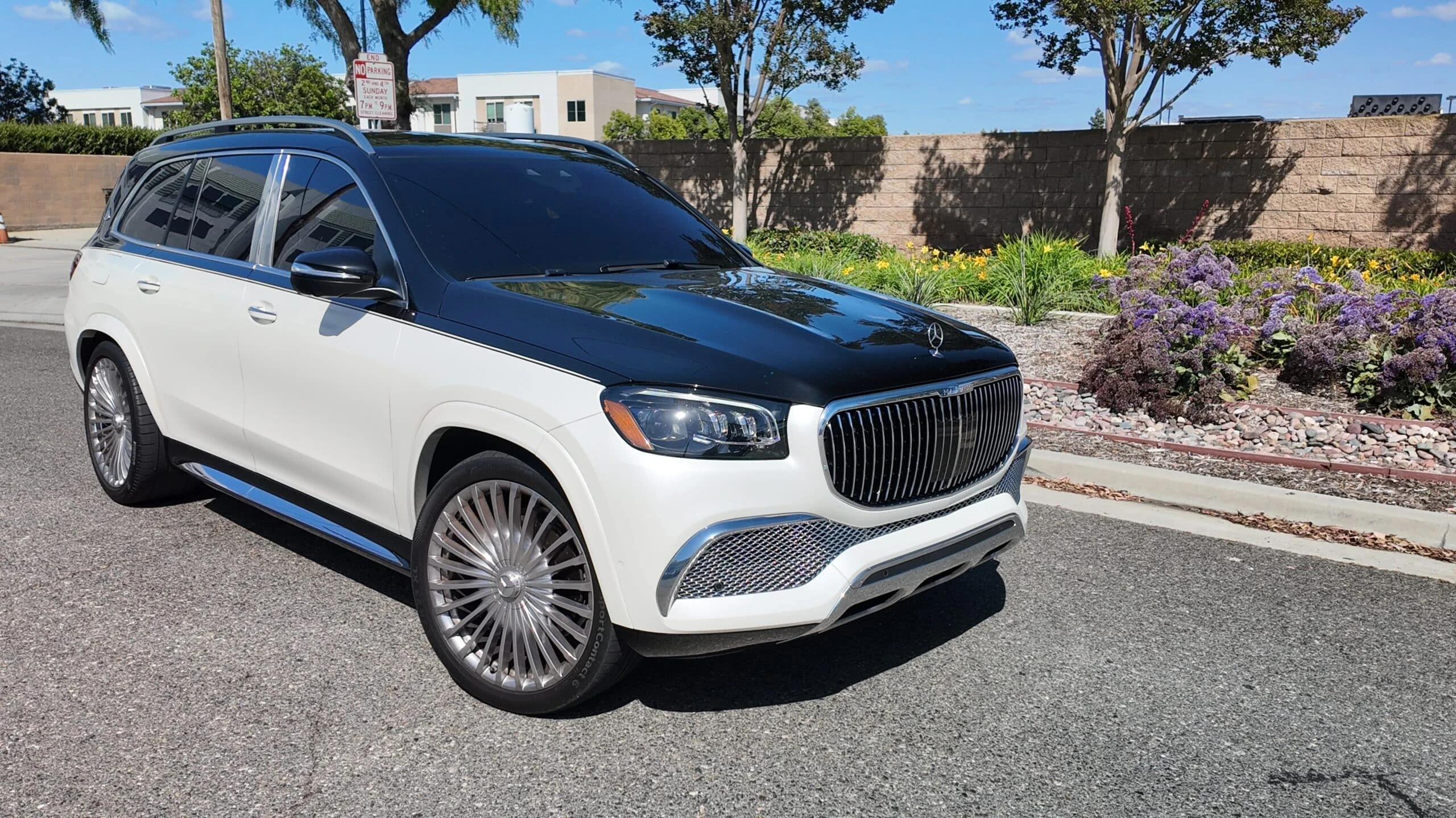 Mercedes-Maybach GLS 600 exterior for private jet & fbo delivery