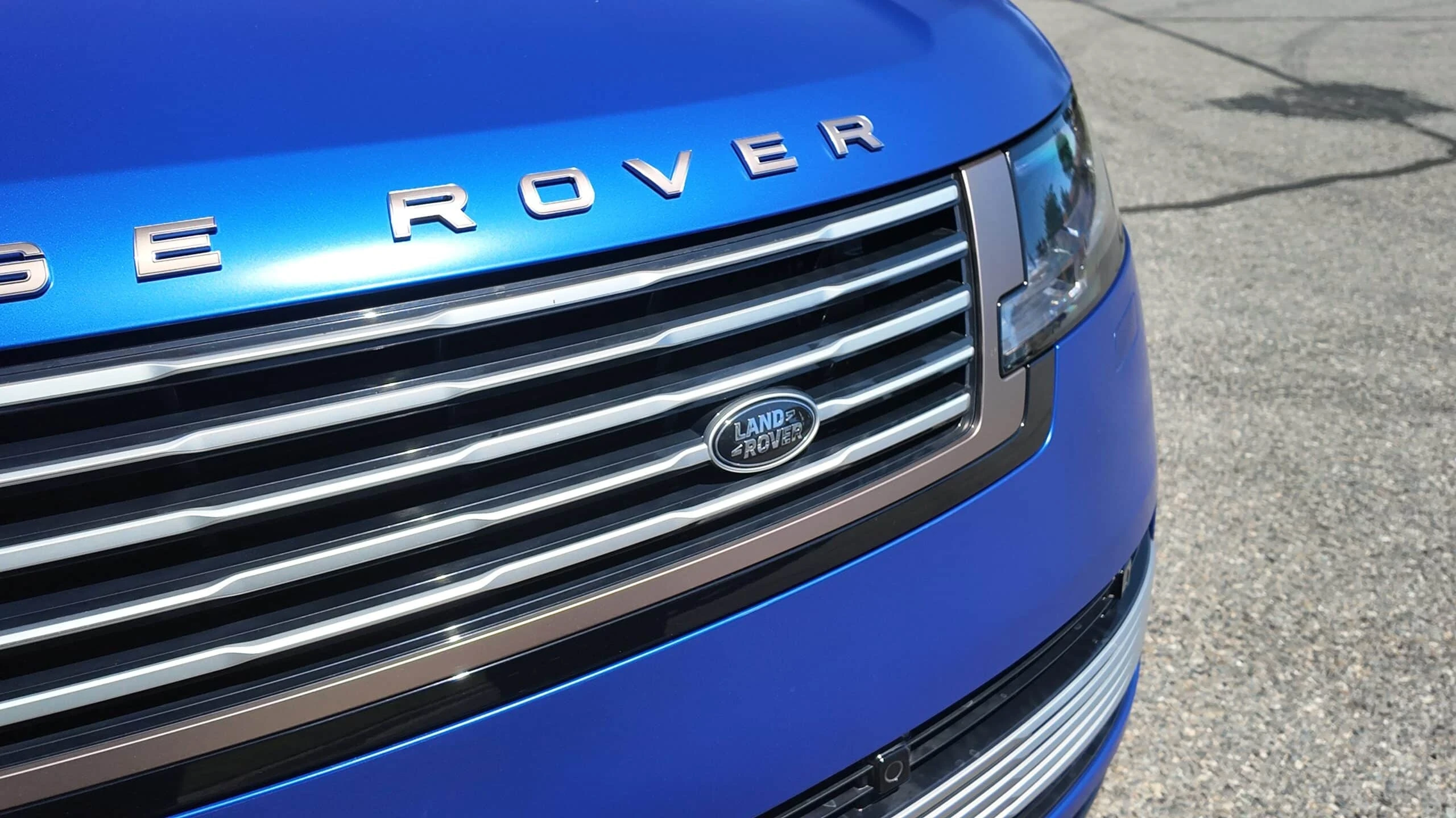 Range Rover SV detail relevant to international visitor car rentals on LUXURY CAR RENT / US