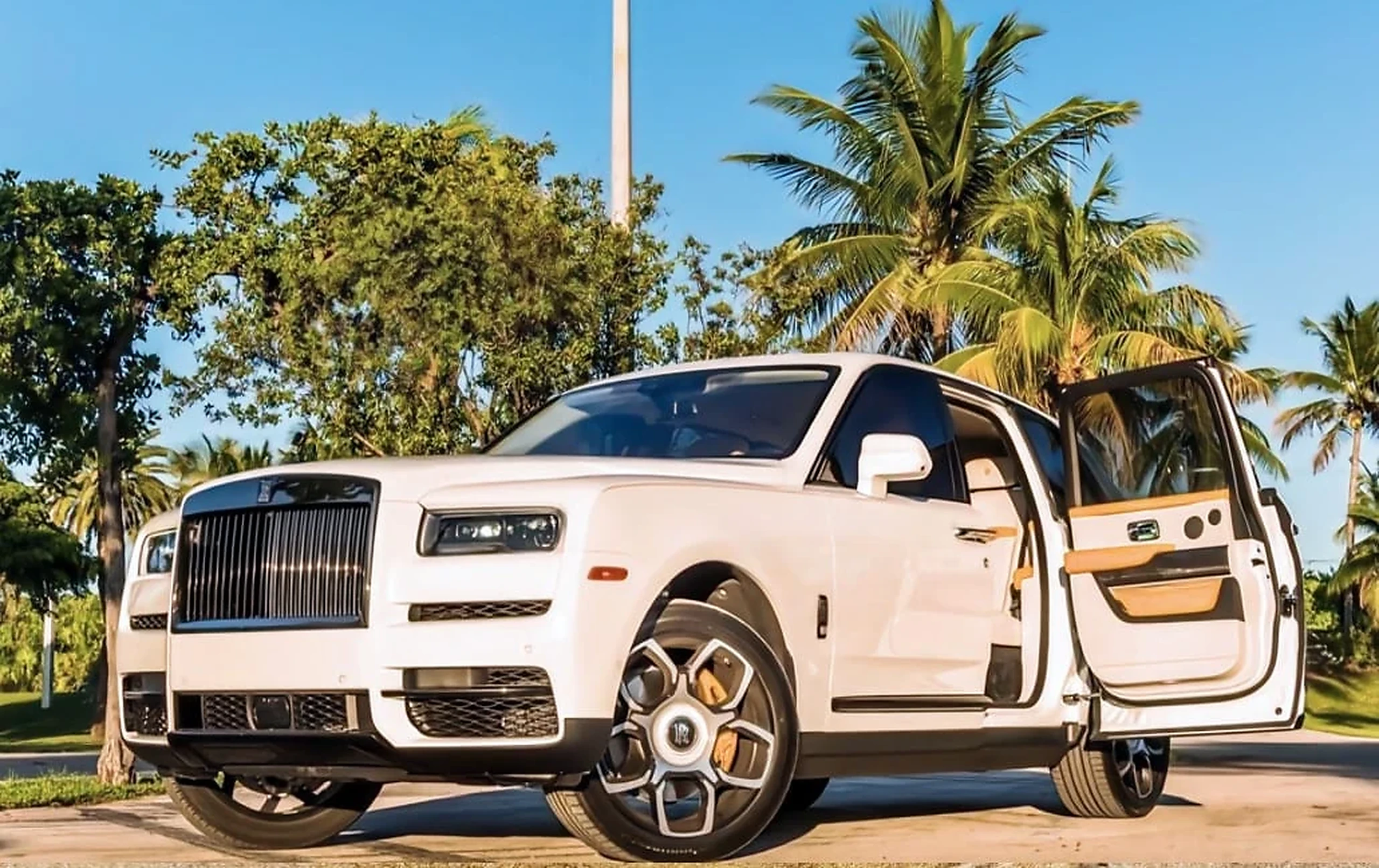 Rolls-Royce Cullinan Black Badge detail relevant to miami event-venue car delivery on LUXURY CAR RENT / US